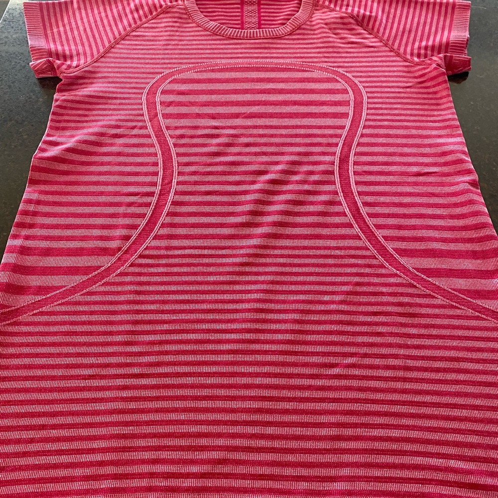 LuluLemon swiftly tech short sleeve fitted athletic shirt